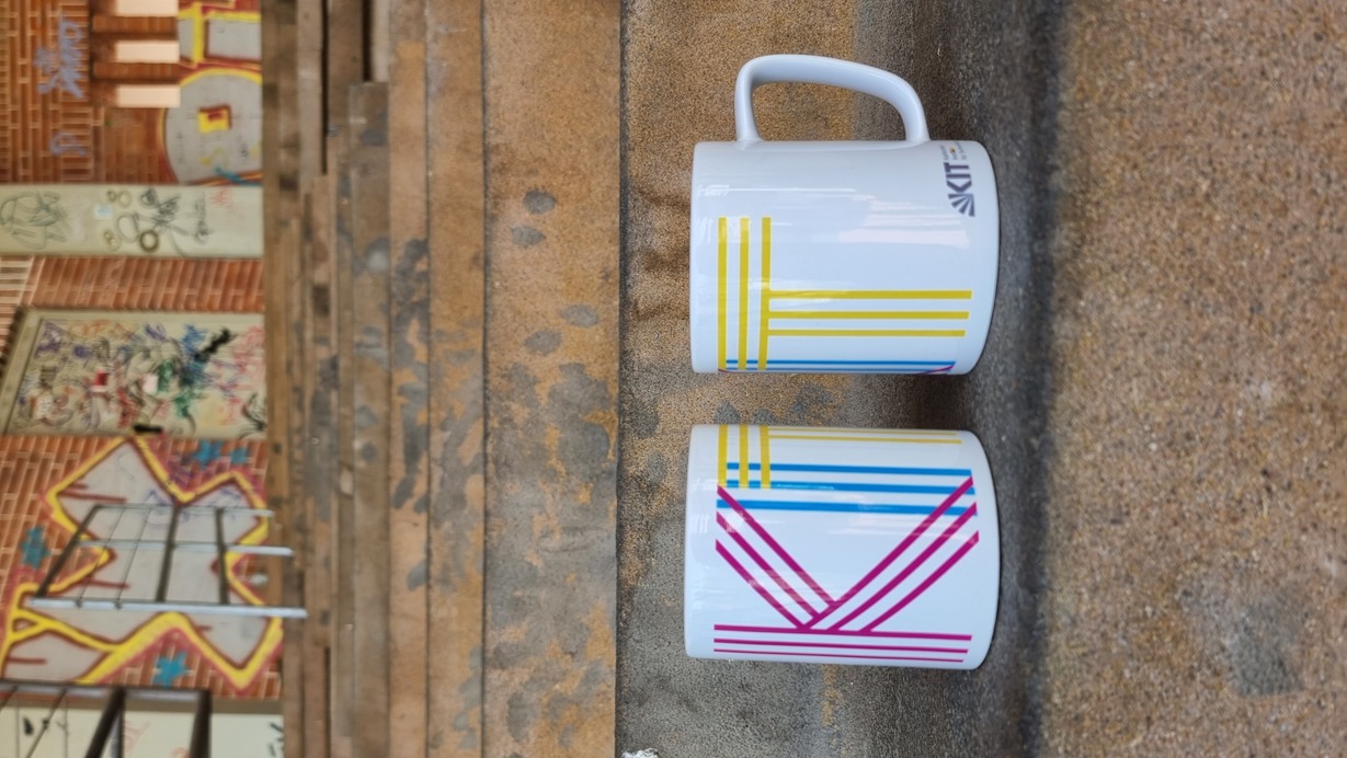 Bunte KIT-Tasse