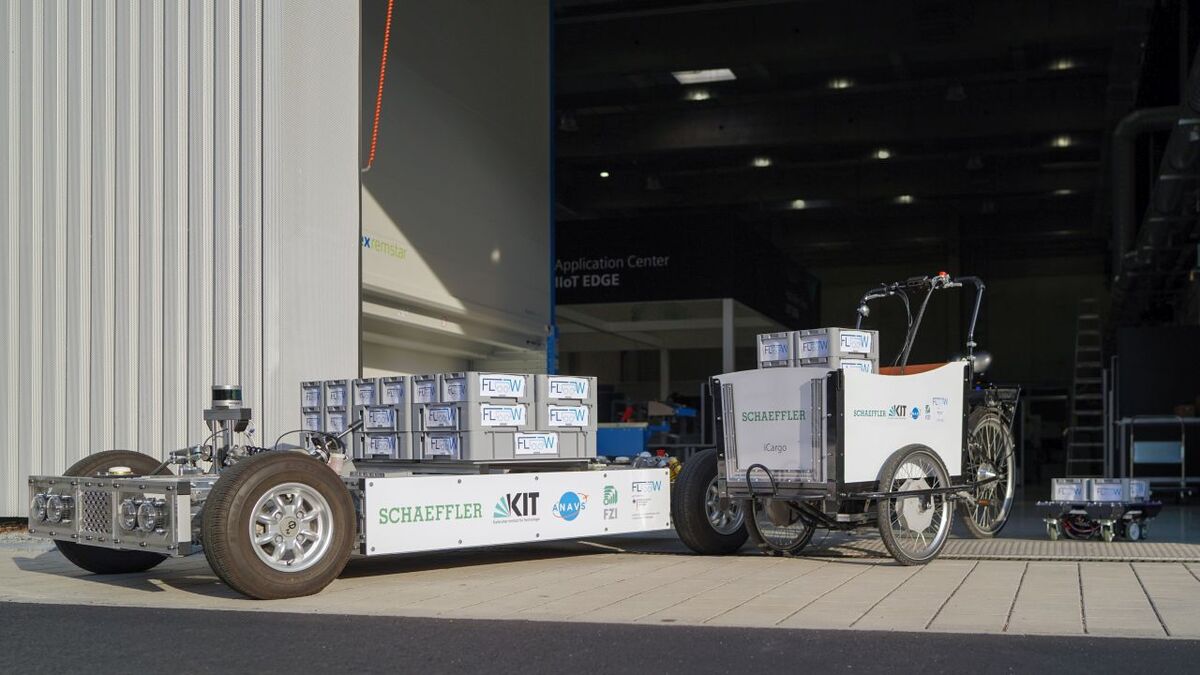 Fahrerloses Transportsystem, automatisiertes Lastenfahrrad und Cargo-Mover
