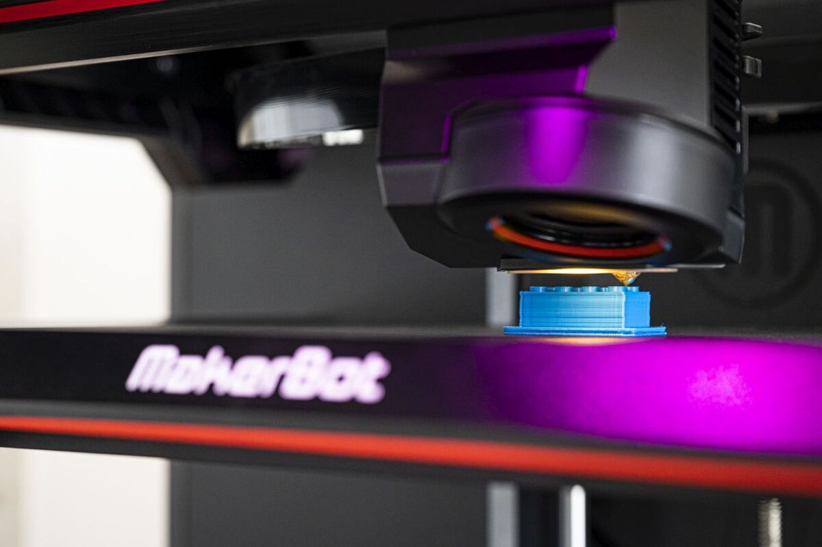 3D-Drucker im Makerspace des ZEISS Innovation Hub am Campus Nord des KIT 